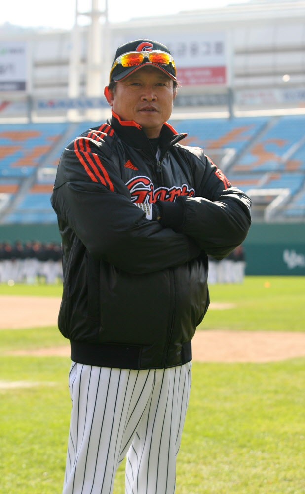 롯데, 박흥식 퓨처스 타격 코치 영입